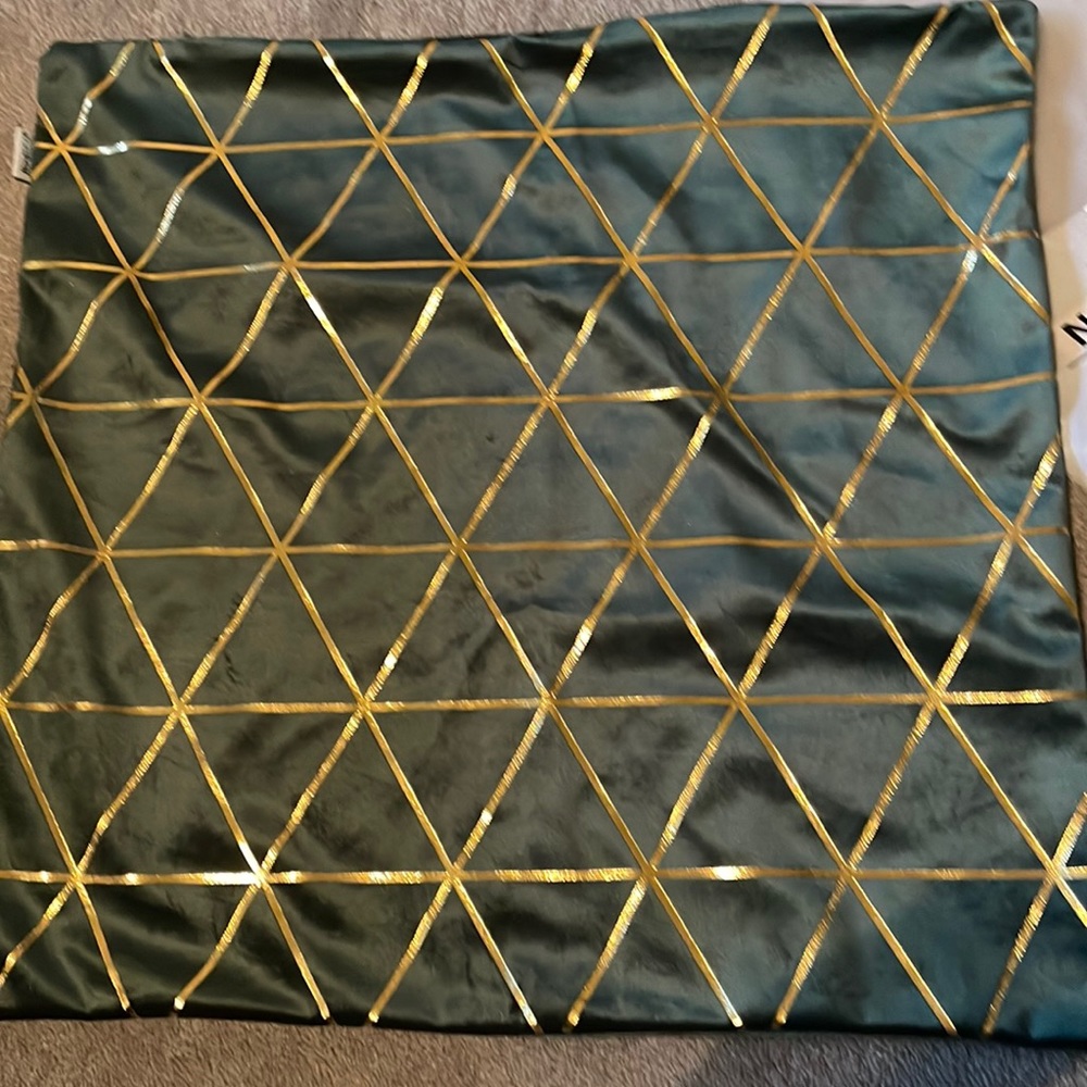 2 Nordeco home pillow cases
